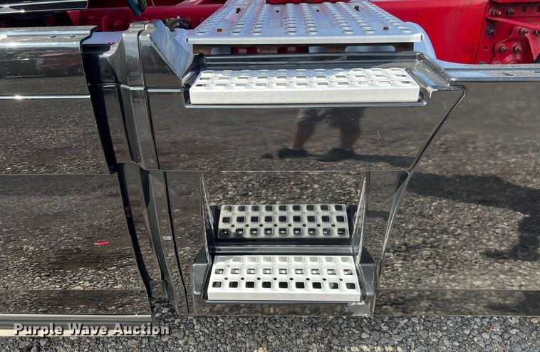 image for item DQ2225 2019 Volvo VN Series  semi truck