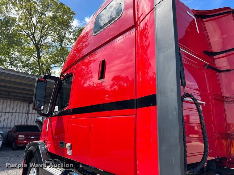 image for item DQ2225 2019 Volvo VN Series  semi truck