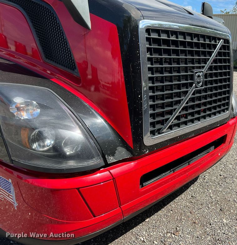 image for item DQ2225 2019 Volvo VN Series  semi truck