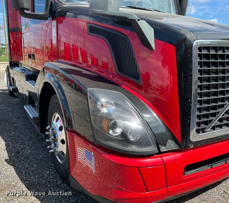 image for item DQ2225 2019 Volvo VN Series  semi truck
