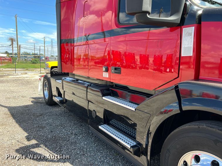 image for item DQ2225 2019 Volvo VN Series  semi truck