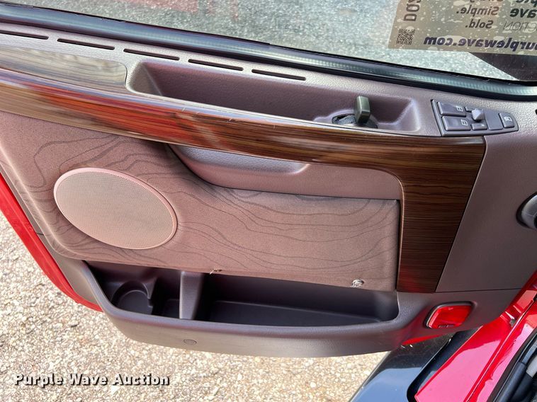 image for item DQ2225 2019 Volvo VN Series  semi truck