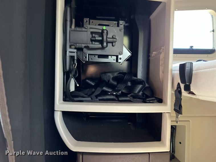 image for item DQ2225 2019 Volvo VN Series  semi truck