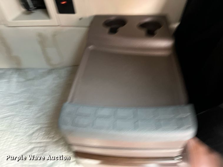 image for item DQ2225 2019 Volvo VN Series  semi truck