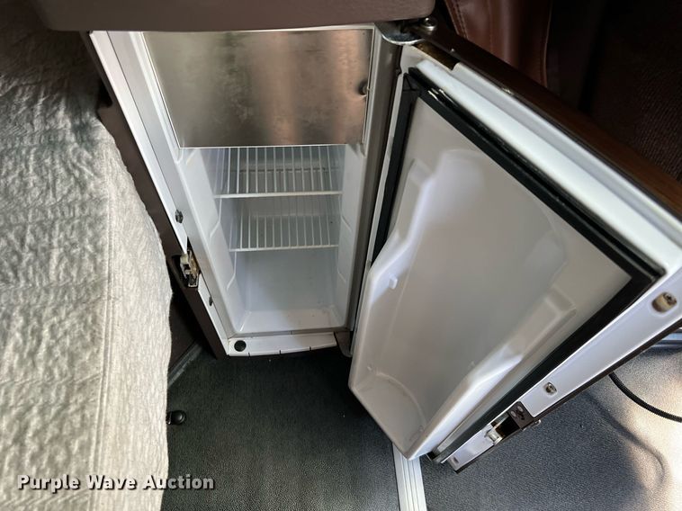 image for item DQ2225 2019 Volvo VN Series  semi truck