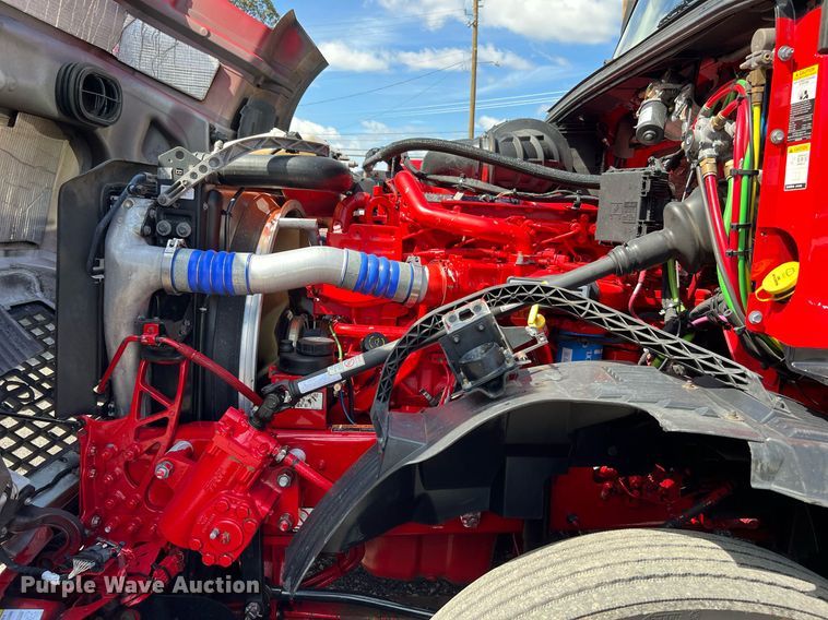 image for item DQ2225 2019 Volvo VN Series  semi truck