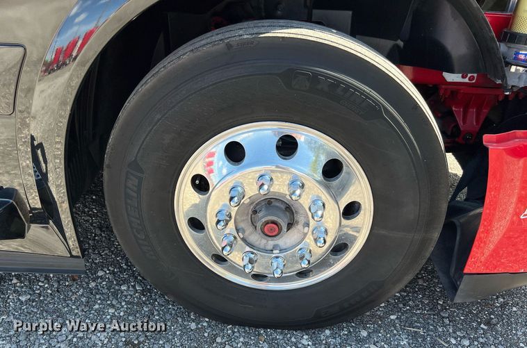 image for item DQ2225 2019 Volvo VN Series  semi truck