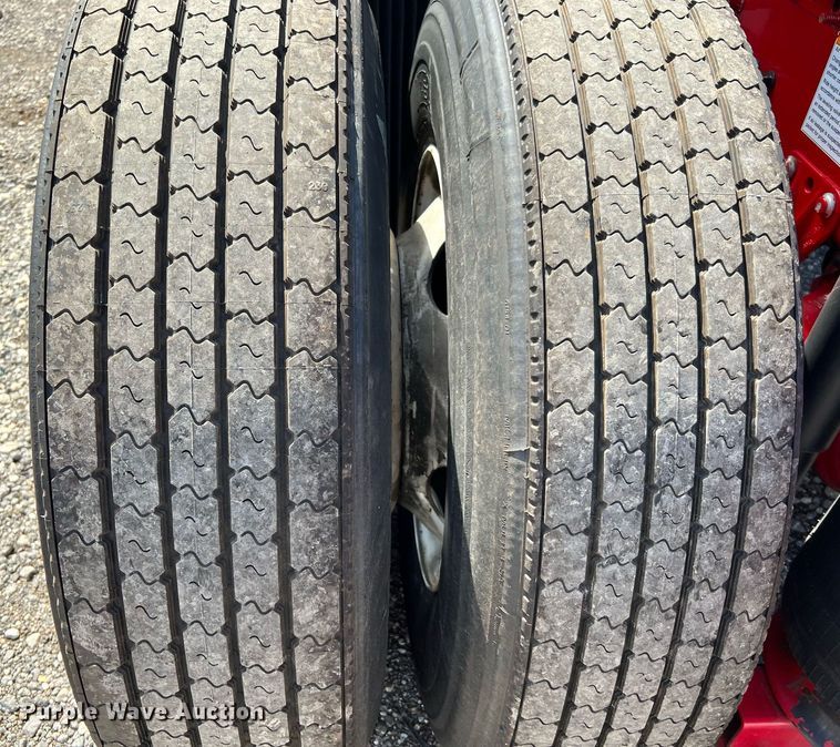 image for item DQ2225 2019 Volvo VN Series  semi truck