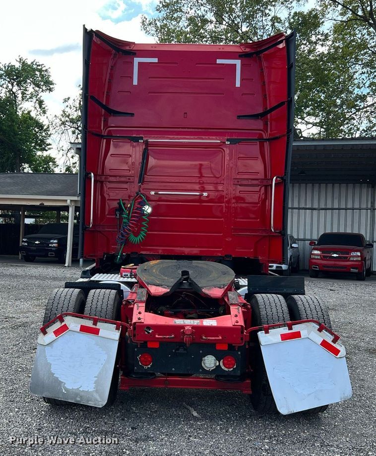 image for item DQ2226 2019 Volvo VN Series  semi truck