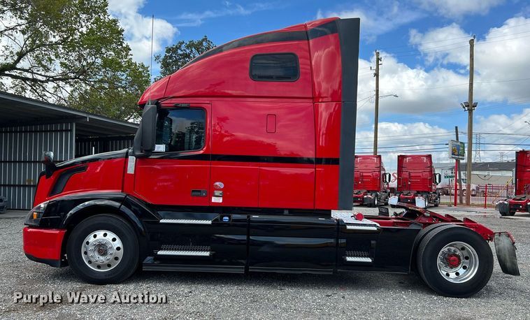 image for item DQ2226 2019 Volvo VN Series  semi truck