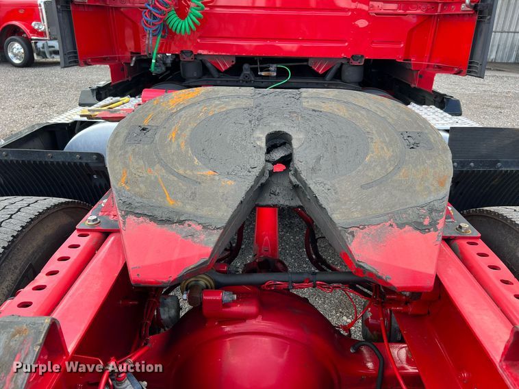 image for item DQ2226 2019 Volvo VN Series  semi truck