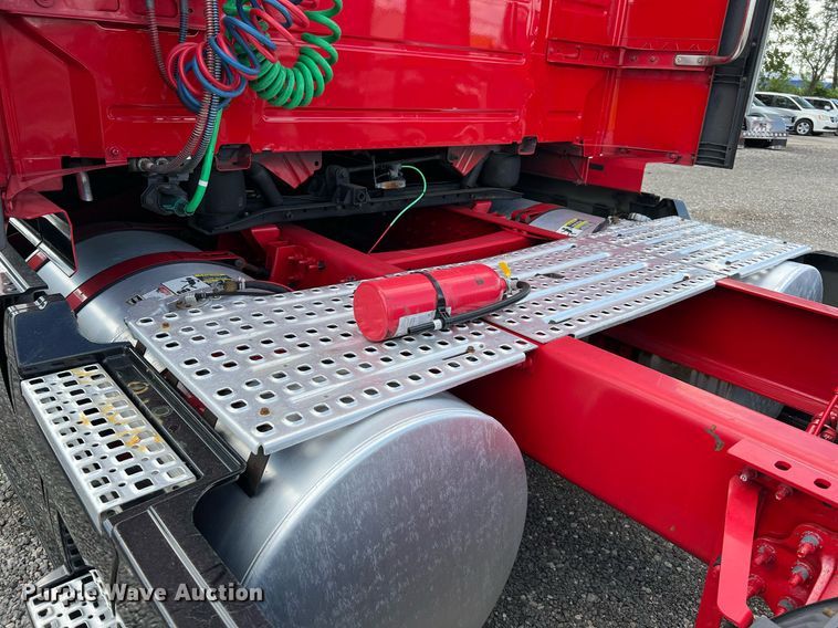 image for item DQ2226 2019 Volvo VN Series  semi truck