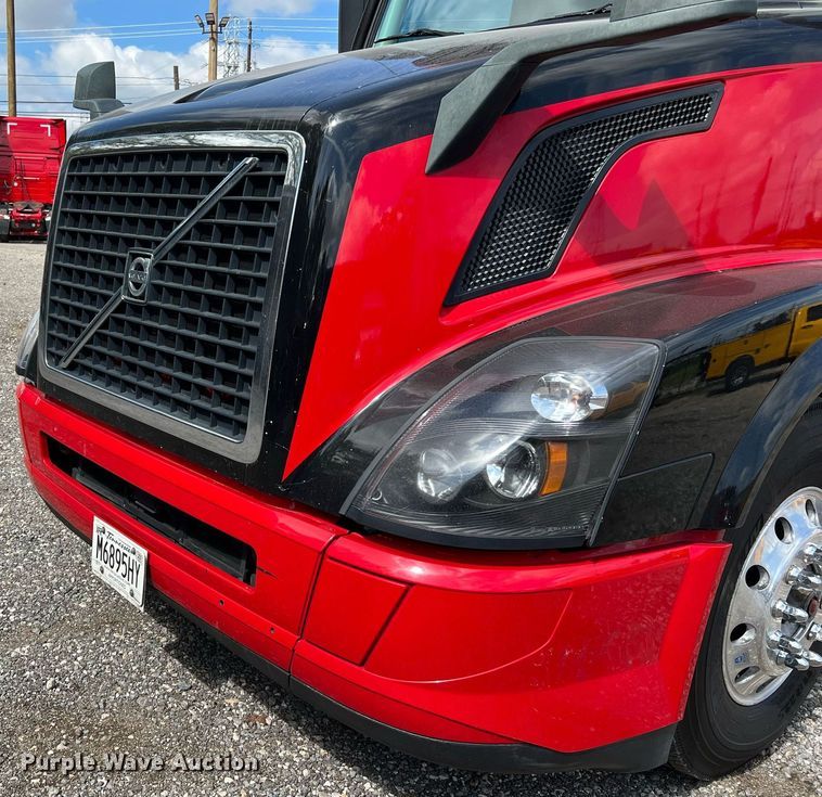 image for item DQ2226 2019 Volvo VN Series  semi truck