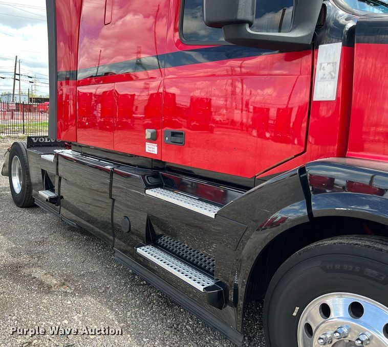 image for item DQ2226 2019 Volvo VN Series  semi truck