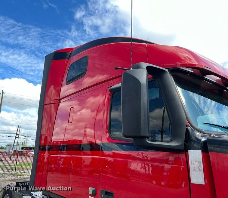 image for item DQ2226 2019 Volvo VN Series  semi truck