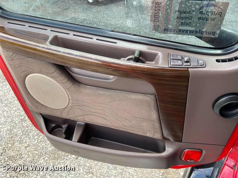 image for item DQ2226 2019 Volvo VN Series  semi truck