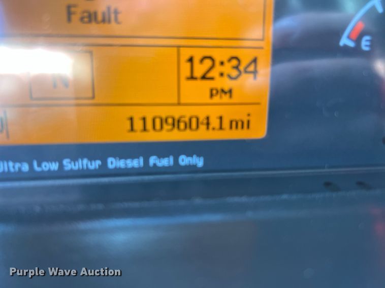 image for item DQ2226 2019 Volvo VN Series  semi truck