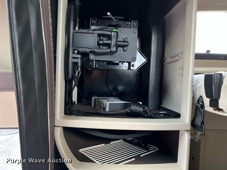 image for item DQ2226 2019 Volvo VN Series  semi truck