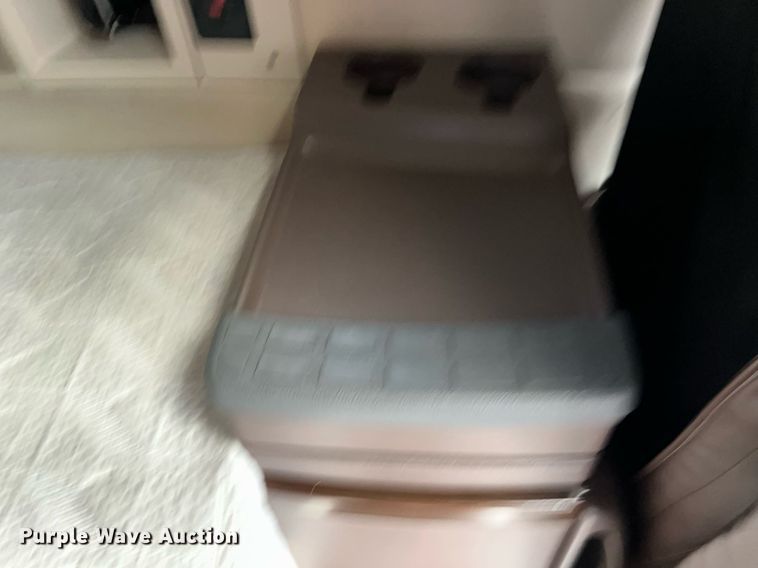 image for item DQ2226 2019 Volvo VN Series  semi truck