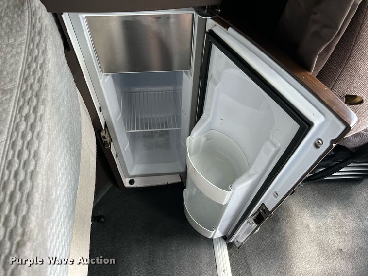 image for item DQ2226 2019 Volvo VN Series  semi truck