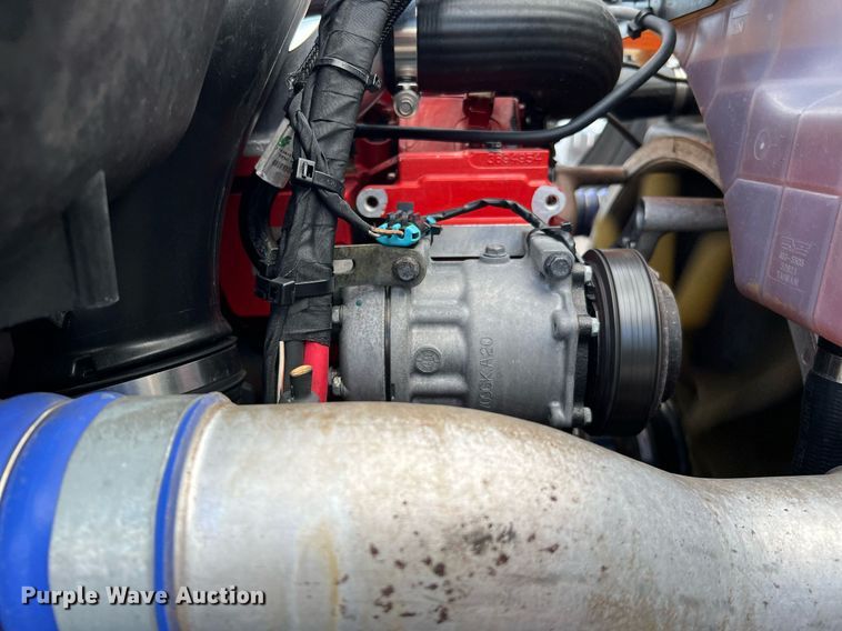 image for item DQ2226 2019 Volvo VN Series  semi truck