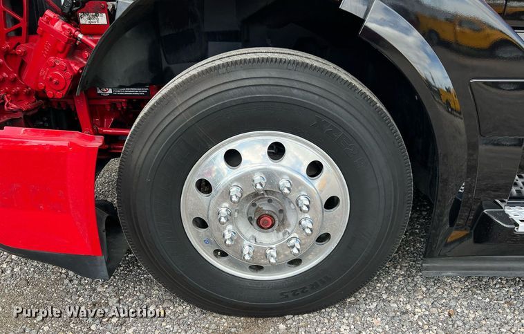 image for item DQ2226 2019 Volvo VN Series  semi truck