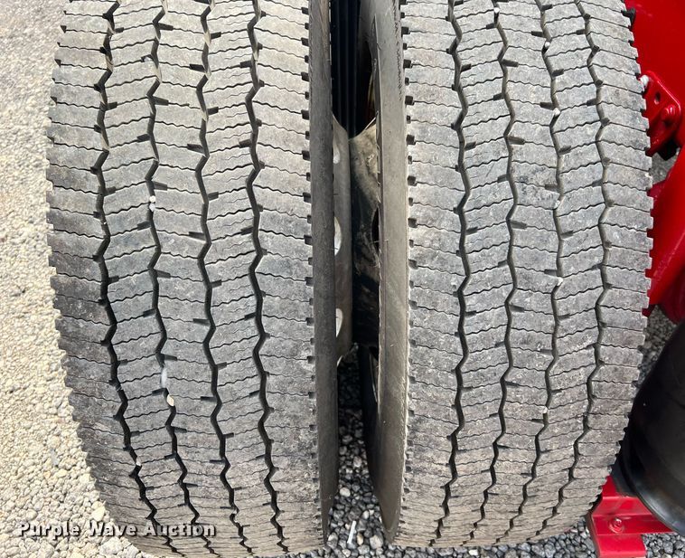 image for item DQ2226 2019 Volvo VN Series  semi truck