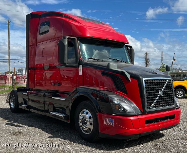 image for item DQ2227 2019 Volvo VN Series  semi truck