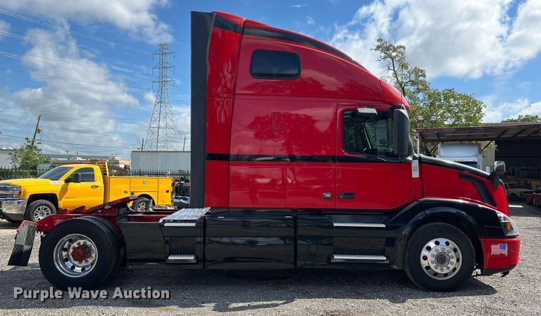 image for item DQ2227 2019 Volvo VN Series  semi truck