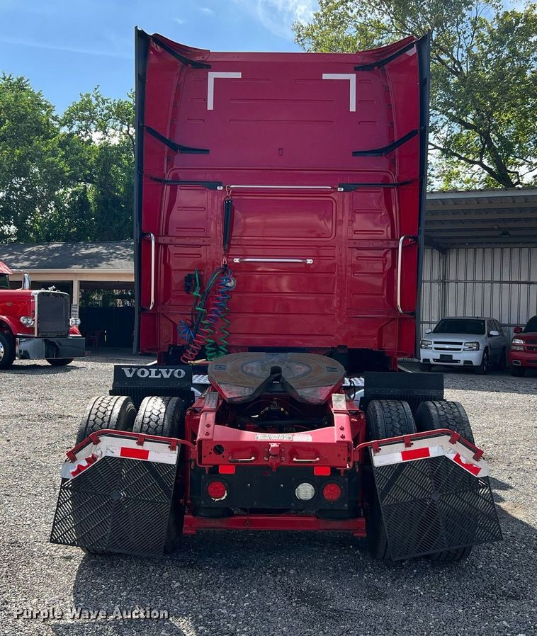 image for item DQ2227 2019 Volvo VN Series  semi truck