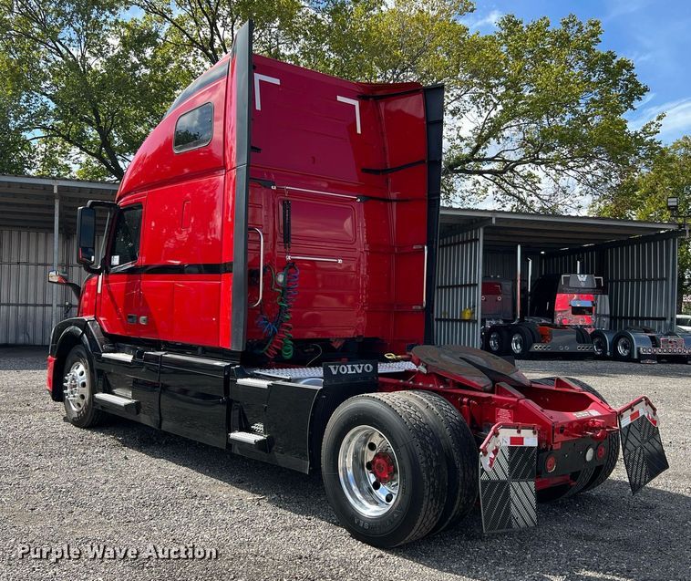 image for item DQ2227 2019 Volvo VN Series  semi truck