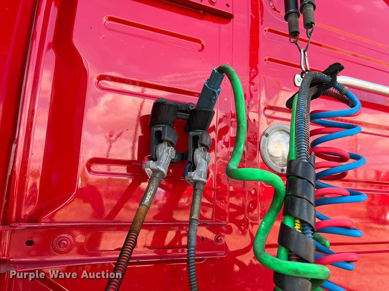 image for item DQ2227 2019 Volvo VN Series  semi truck