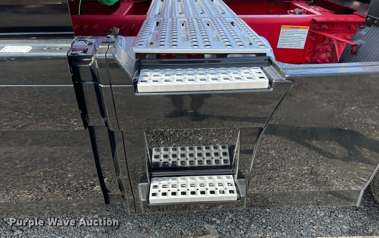 image for item DQ2227 2019 Volvo VN Series  semi truck