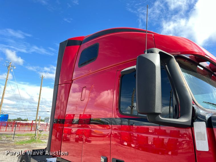 image for item DQ2227 2019 Volvo VN Series  semi truck