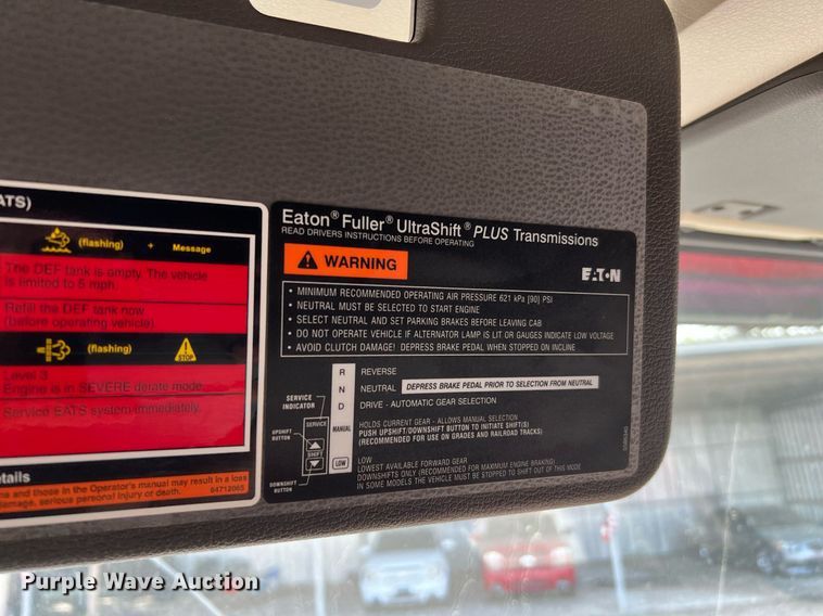 image for item DQ2227 2019 Volvo VN Series  semi truck