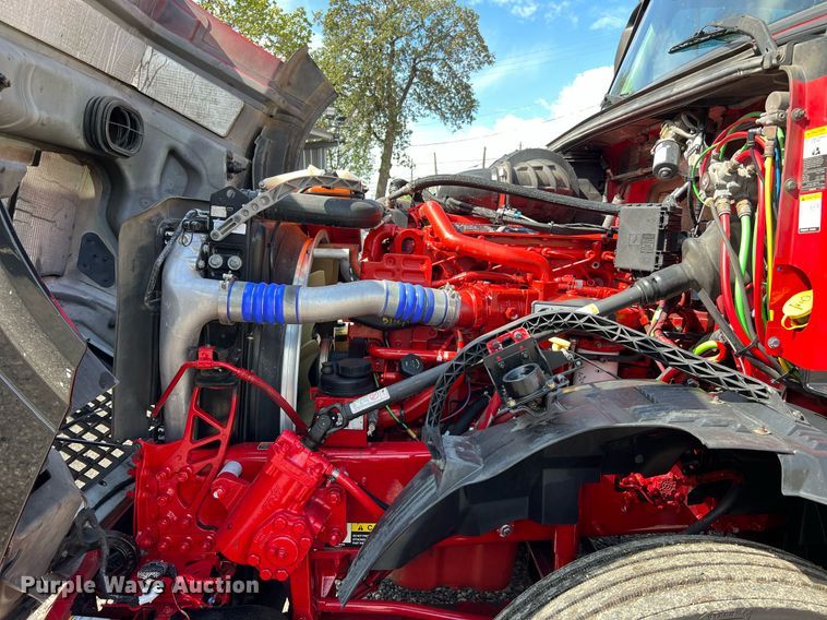 image for item DQ2227 2019 Volvo VN Series  semi truck