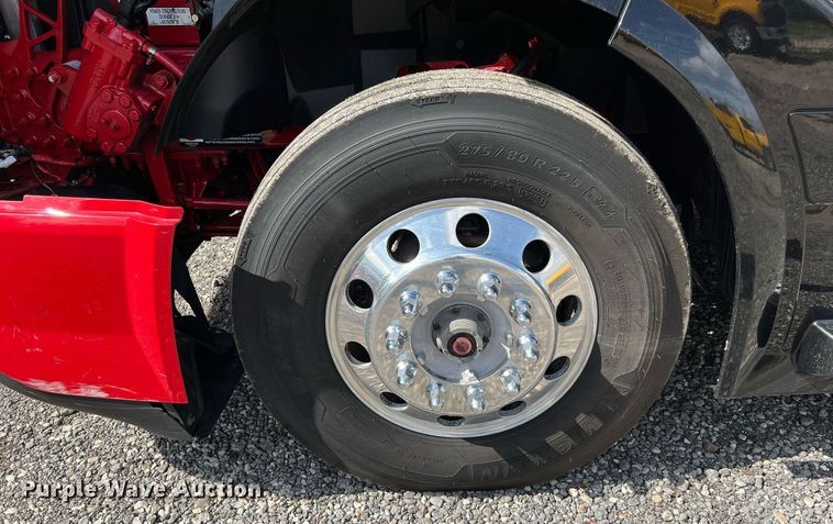 image for item DQ2227 2019 Volvo VN Series  semi truck