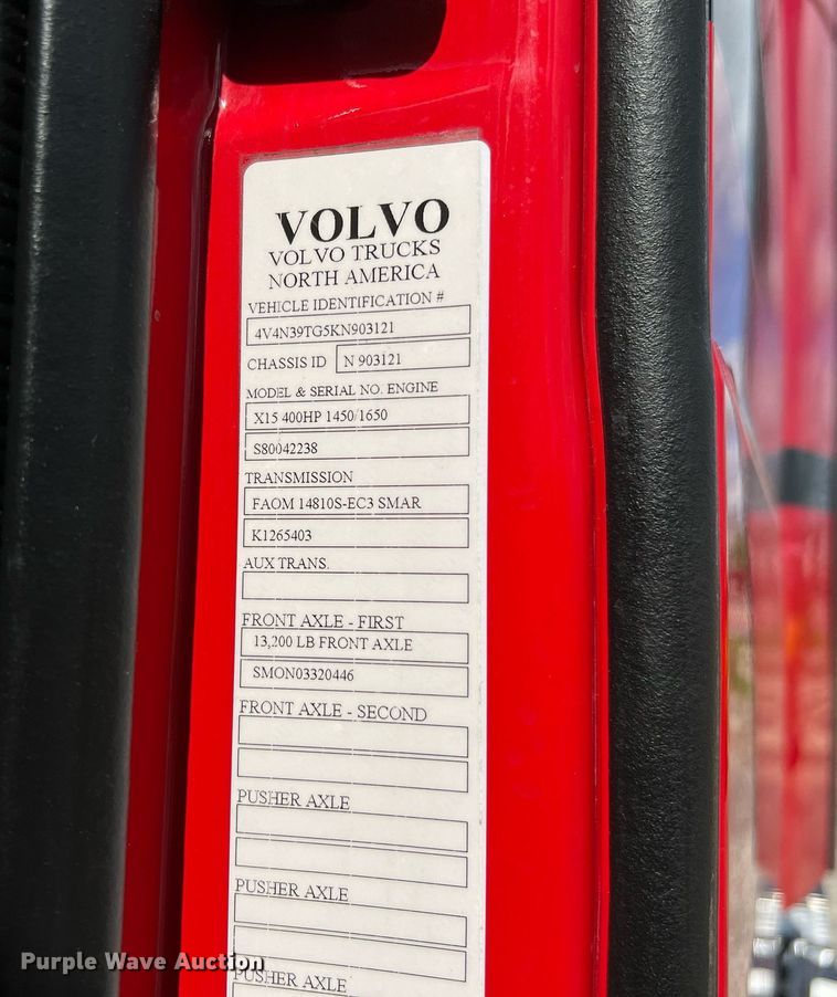 image for item DQ2227 2019 Volvo VN Series  semi truck