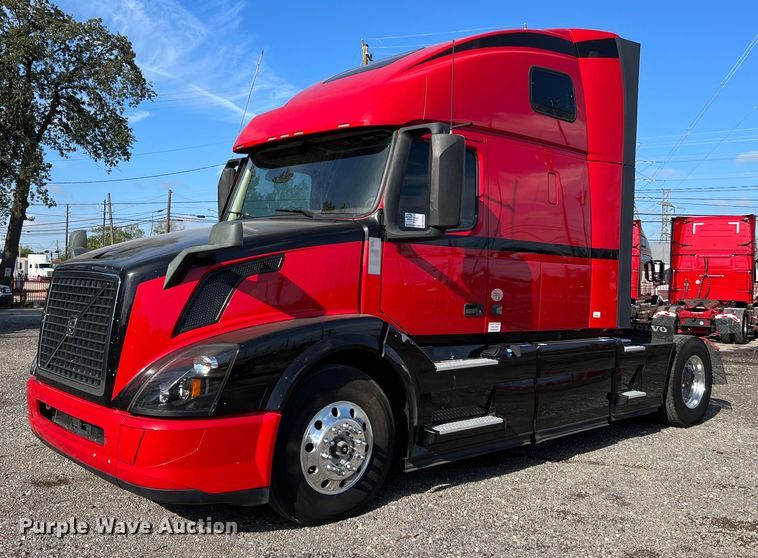 image for item DQ2228 2019 Volvo VN Series  semi truck
