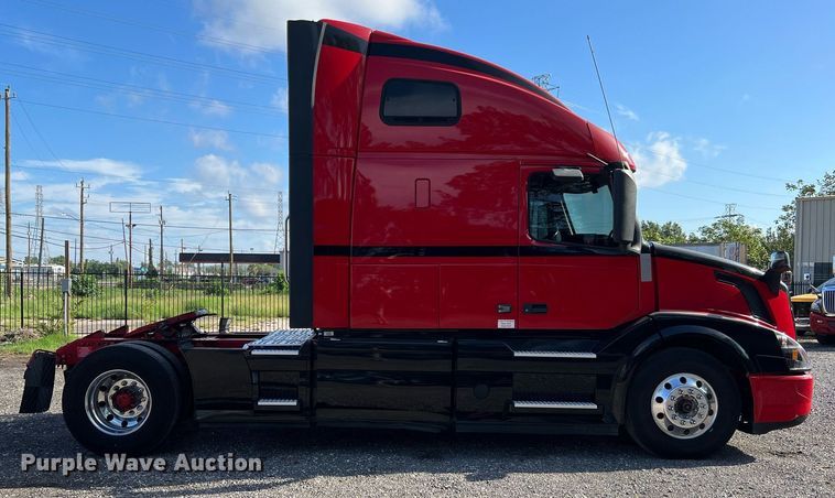 image for item DQ2228 2019 Volvo VN Series  semi truck