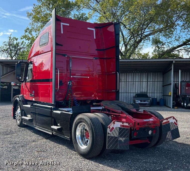 image for item DQ2228 2019 Volvo VN Series  semi truck