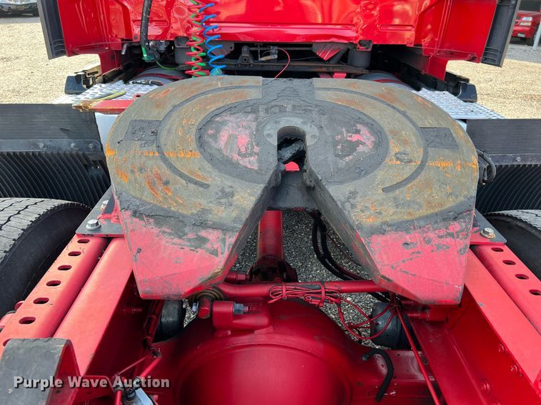 image for item DQ2228 2019 Volvo VN Series  semi truck