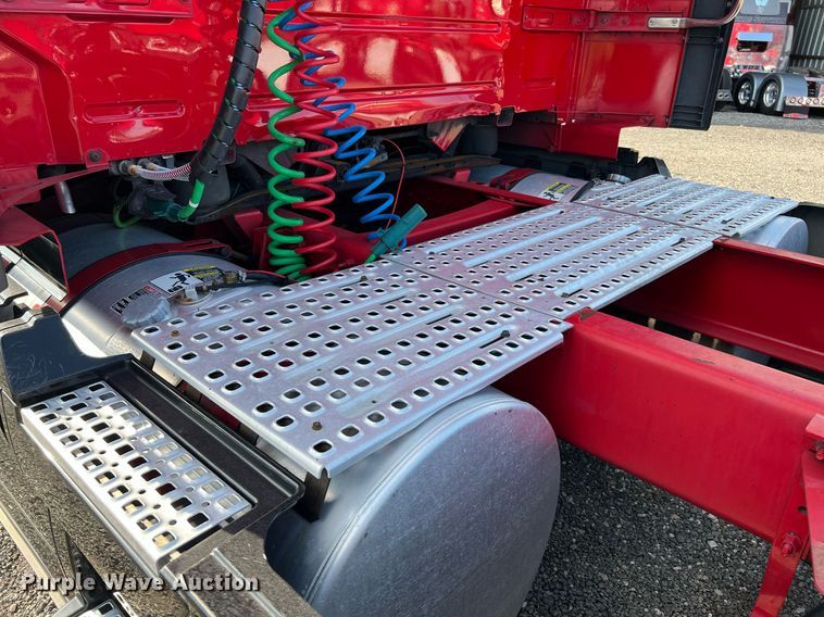 image for item DQ2228 2019 Volvo VN Series  semi truck