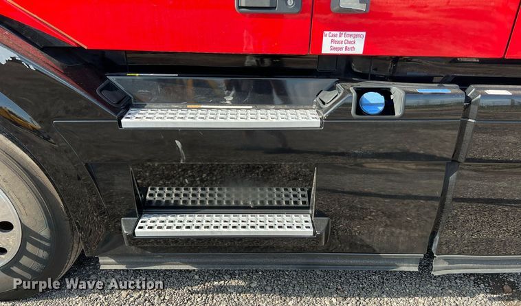 image for item DQ2228 2019 Volvo VN Series  semi truck