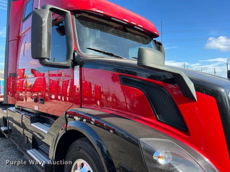 image for item DQ2228 2019 Volvo VN Series  semi truck