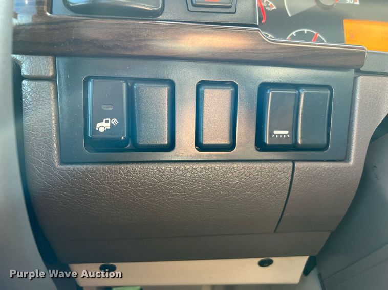 image for item DQ2228 2019 Volvo VN Series  semi truck