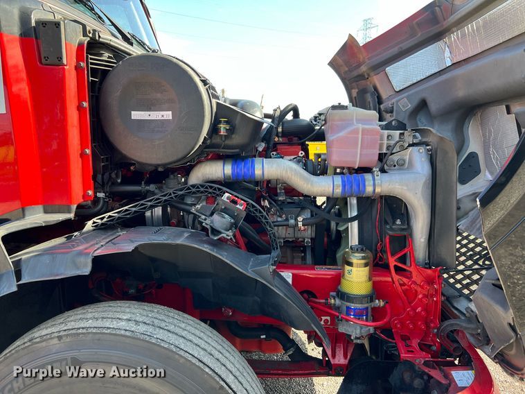 image for item DQ2228 2019 Volvo VN Series  semi truck