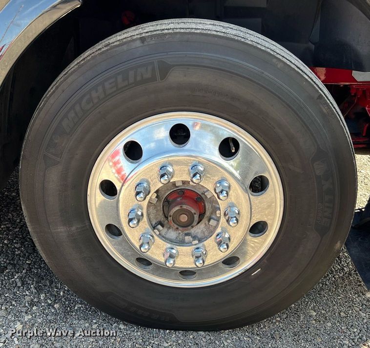 image for item DQ2228 2019 Volvo VN Series  semi truck