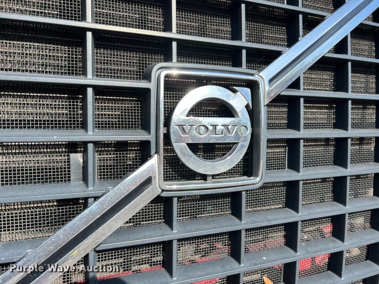 image for item DQ2228 2019 Volvo VN Series  semi truck