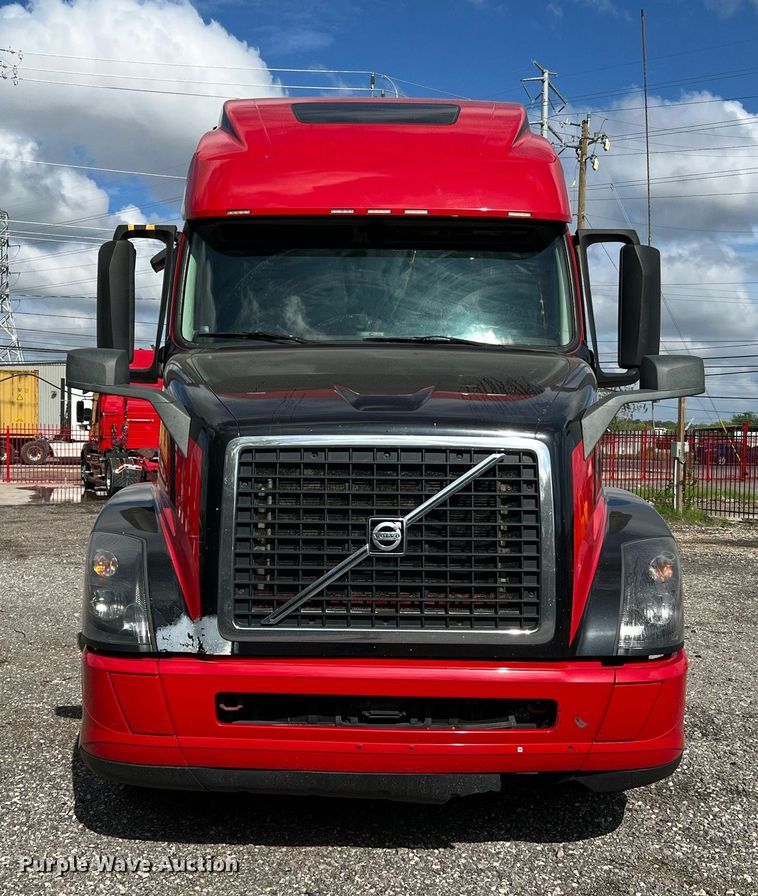 image for item DQ2229 2019 Volvo VN Series  semi truck